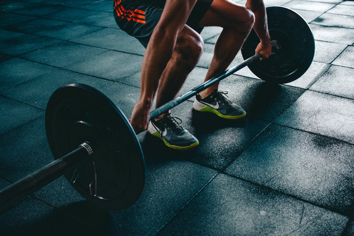 Fitness Mujer 2026: Rutina Completa para Empezar en Casa o Gym